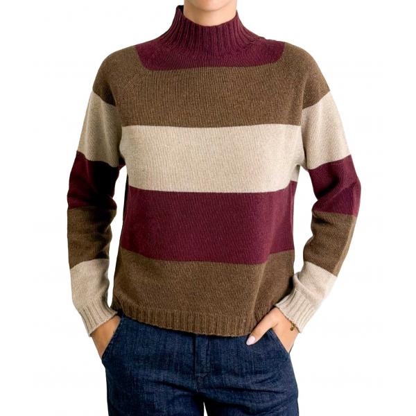 Maglione a righe collo alto